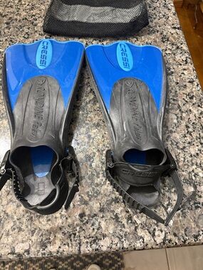 Cressi Palau short Adjustable Fins Open Heel Multi Size Comfortable Snorkel Swim